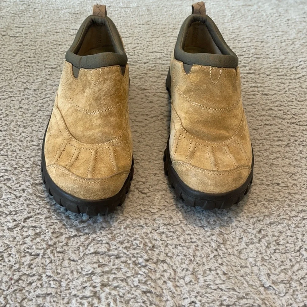 Columbia Womens Tan Suede Slip On Shoes sport wear size 7.5